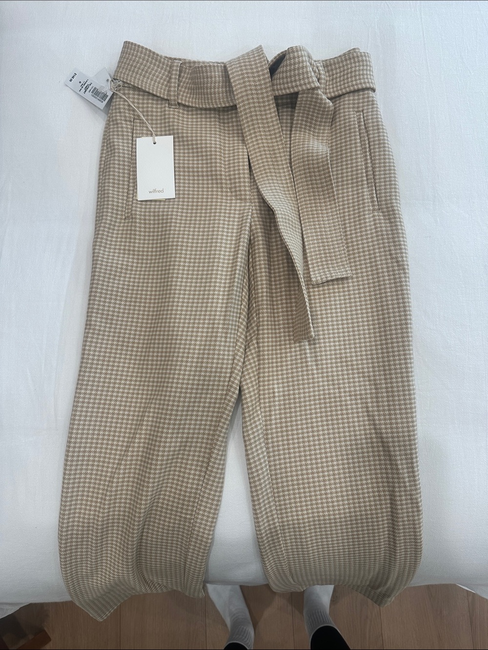 Aritzia Wilfred Tan Houndstooth w Waist Cropped Trousers